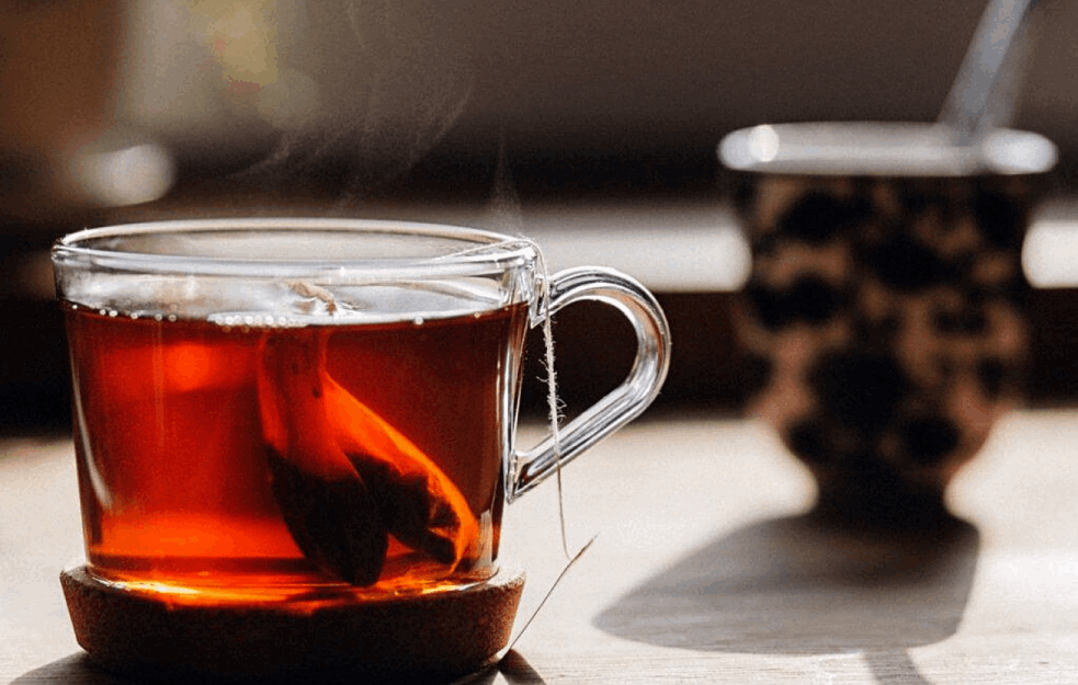 TREBA GA PITI SVAKODNEVNO: Koliko šoljica čaja vodi u dugovečnost?